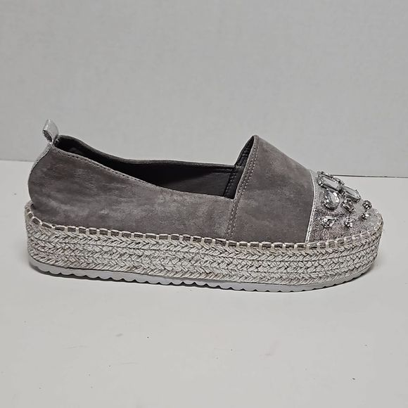 Jolimall Shoes - Jolimall size 8 Silver Platform Espadrille with Gems on Toes